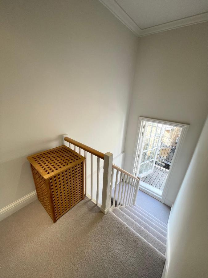 Victoria Maisonette Apartment London Exterior photo