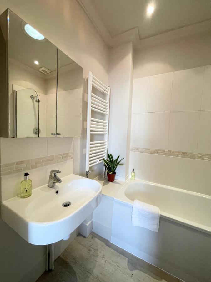 Victoria Maisonette Apartment London Exterior photo