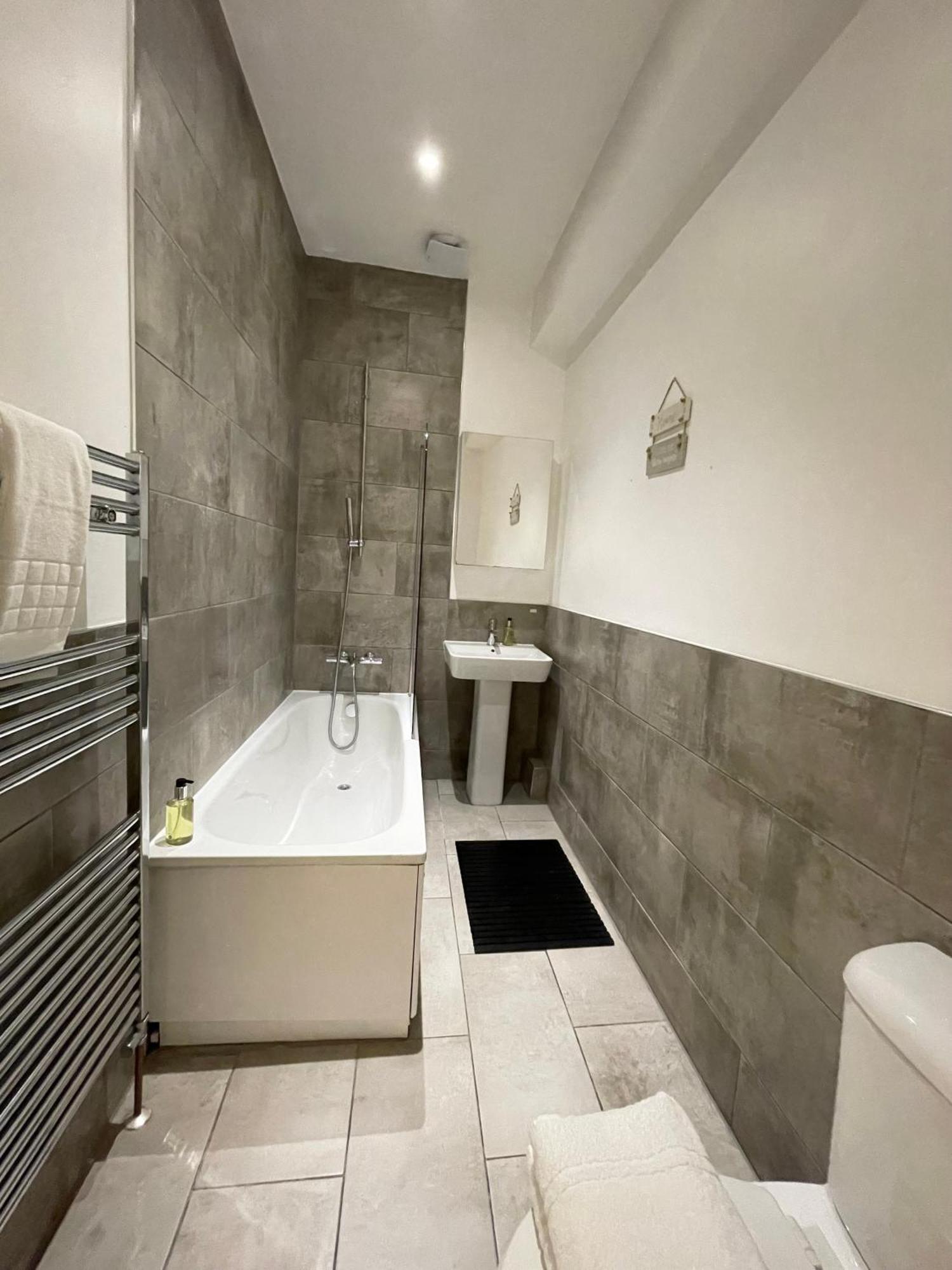 Victoria Maisonette Apartment London Exterior photo